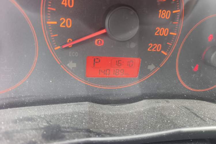 Used Honda Greiz 2016 1.5L CVT Classic Edition Odometer Close Up