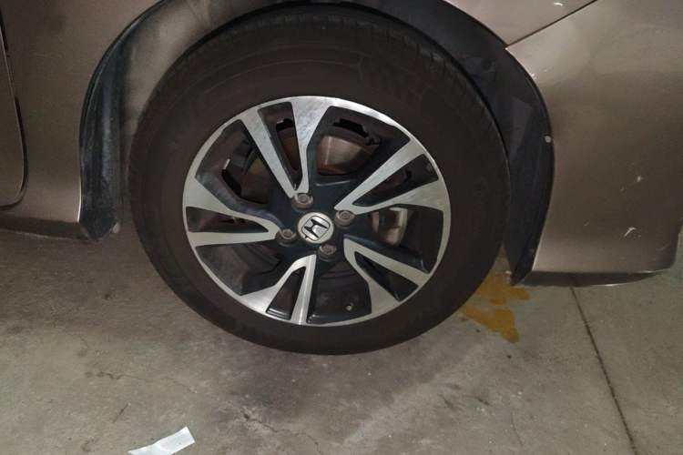 Used Honda Greiz 2016 1.5L CVT Comfort Version Right Front Wheel Hub