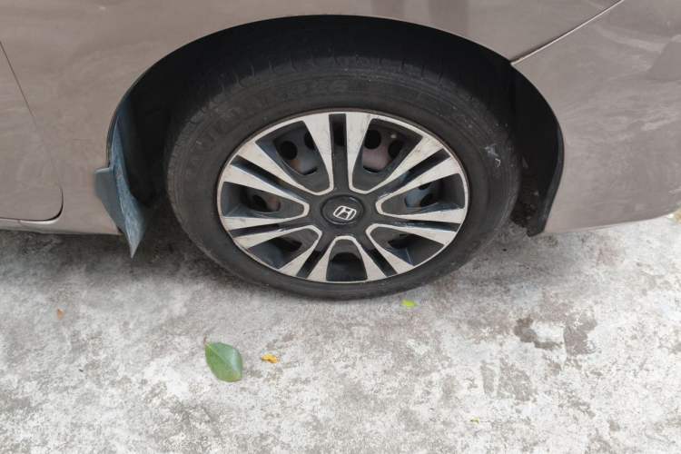 Used Honda Greiz 2016 1.5L CVT Comfort Version Right Front Wheel Hub