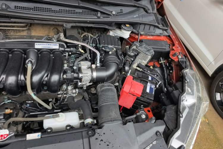 Used Honda Greiz 2016 1.5L CVT Comfort Version Engine Bay Left