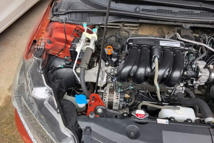 Used Honda Greiz 2016 1.5L CVT Comfort Version Engine Bay Right