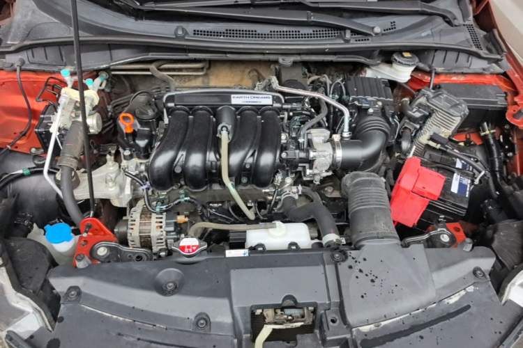 Used Honda Greiz 2016 1.5L CVT Comfort Version Engine Bay