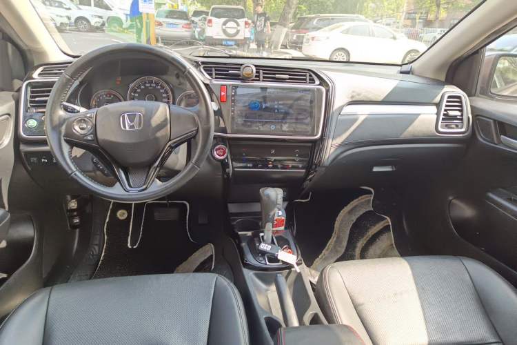 Used Honda Greiz 2016 1.5L CVT Luxury Edition Center Console
