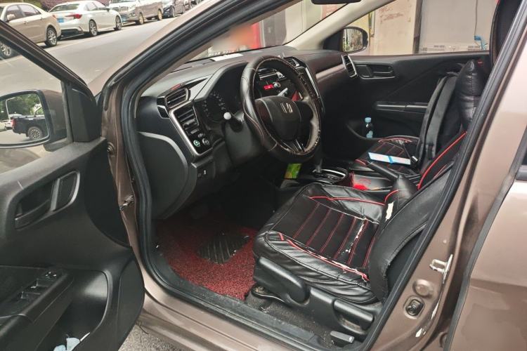 Used Honda Greiz 2016 1.5L CVT Fashion Edition Driver Seat