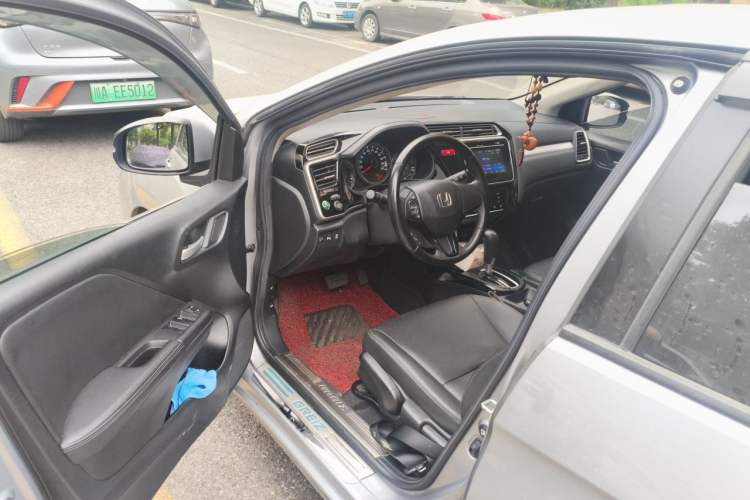 Used Honda Greiz 2016 1.5L CVT Luxury Edition Driver Seat