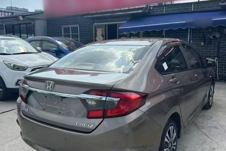 Used Honda Greiz 2016 1.5L Manual Classic Edition Exterior 4
