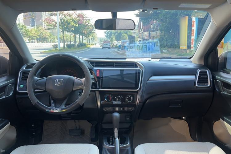 Used Honda Greiz 2016 1.5L CVT Classic Edition Interior 2