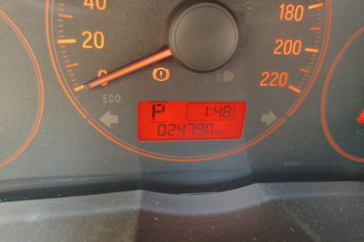 Used Honda Greiz 2016 1.5L CVT Classic Edition Odometer Close Up