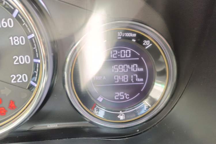 Used Honda Greiz 2016 1.5L CVT Luxury Edition Odometer Close Up