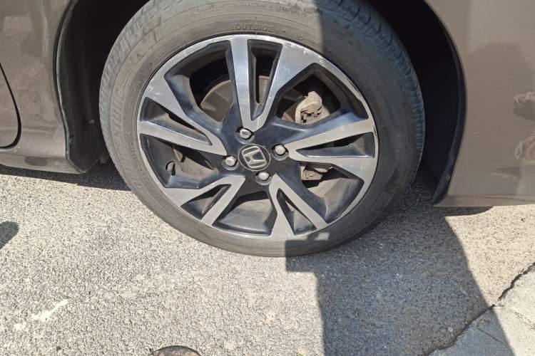 Used Honda Greiz 2016 1.5L CVT Luxury Edition Right Front Wheel Hub