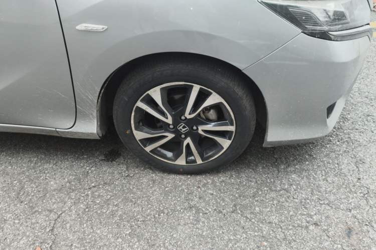 Used Honda Greiz 2016 1.5L CVT Luxury Edition Right Front Wheel Hub