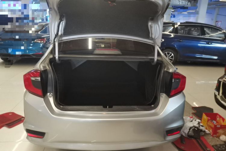 Used Honda Greiz 2016 1.5L CVT Fashion Edition Trunk