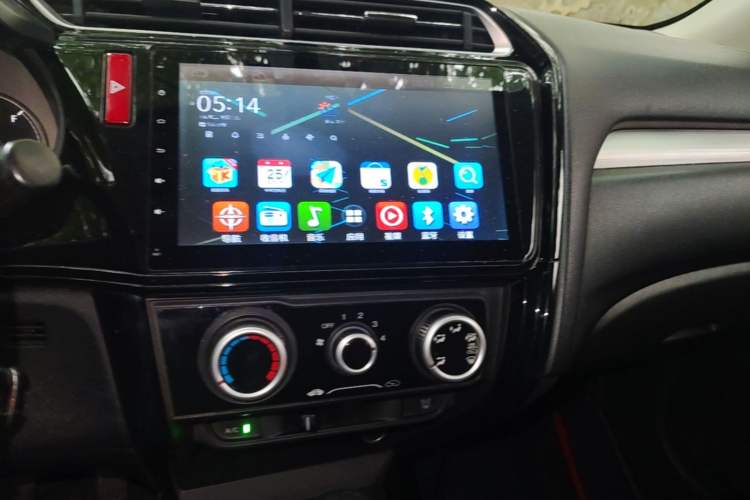 Used Honda Greiz 2016 1.5L CVT Fashion Edition Audio And AC Panel