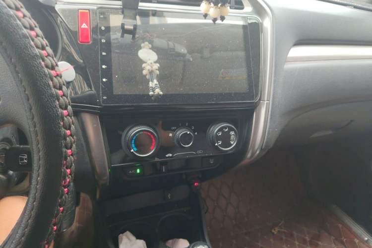 Used Honda Greiz 2016 1.5L Manual Classic Edition Audio And AC Panel