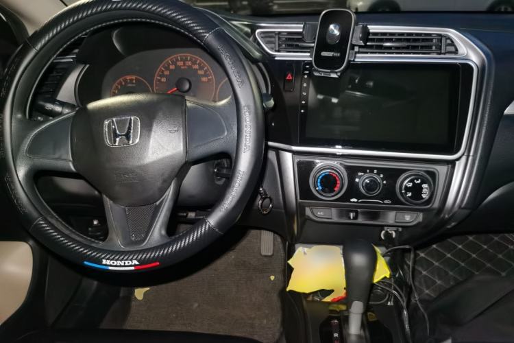 Used Honda Greiz 2016 1.5L CVT Comfort Version Center Console