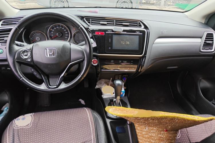 Used Honda Greiz 2016 1.5L CVT Luxury Edition Center Console