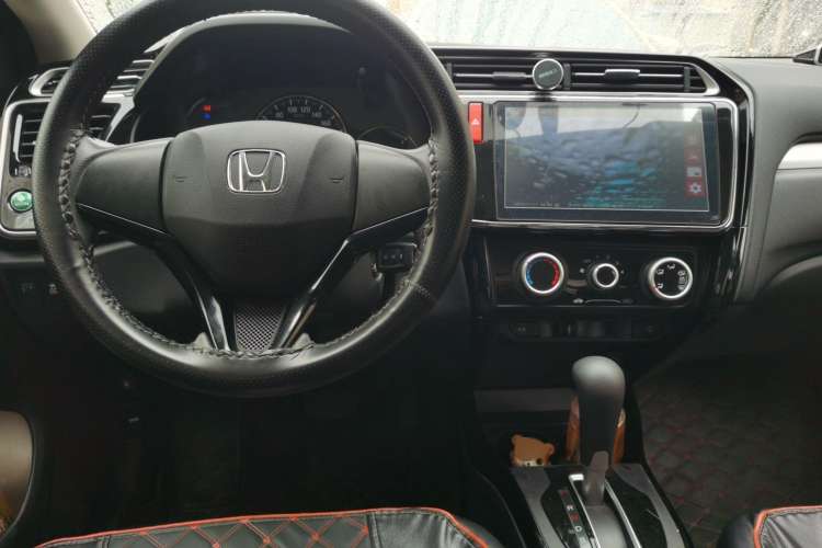 Used Honda Greiz 2016 1.5L CVT Comfort Version Center Console