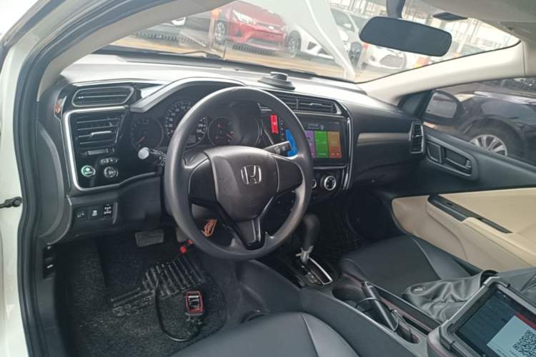 Used Honda Greiz 2016 1.5L CVT Comfort Version Center Console
