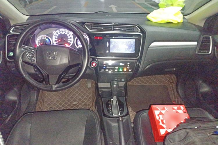 Used Honda Greiz 2016 1.5L CVT Luxury Edition Center Console