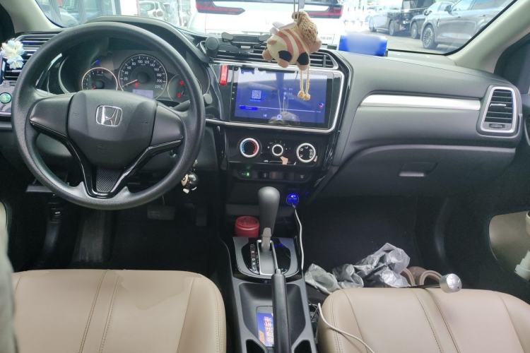 Used Honda Greiz 2016 1.5L CVT Comfort Version Center Console