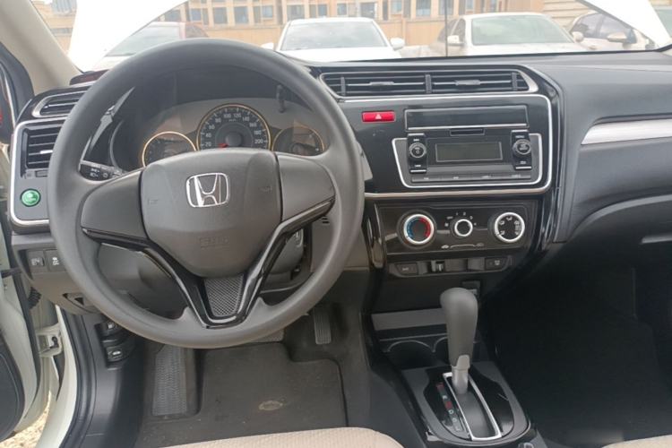 Used Honda Greiz 2016 1.5L CVT Comfort Version Center Console