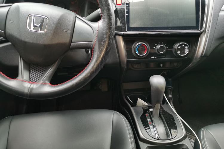 Used Honda Greiz 2016 1.5L CVT Classic Edition Center Console
