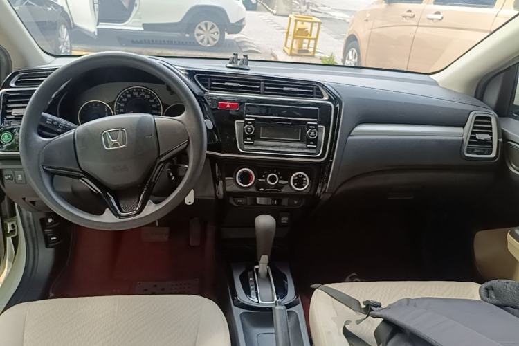 Used Honda Greiz 2016 1.5L CVT Comfort Version Center Console