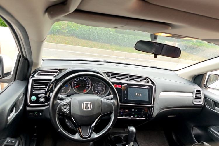 Used Honda Greiz 2016 1.5L CVT Luxury Edition Center Console