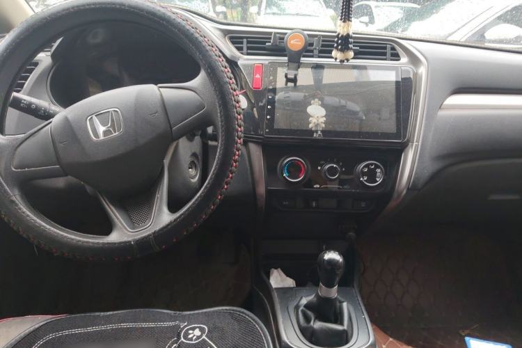 Used Honda Greiz 2016 1.5L Manual Classic Edition Center Console
