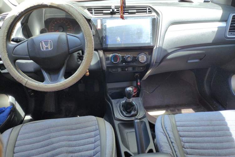 Used Honda Greiz 2016 1.5L Manual Classic Edition Center Console