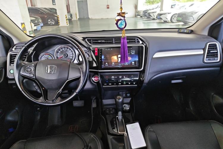 Used Honda Greiz 2016 1.5L CVT Luxury Edition Center Console