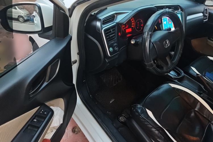 Used Honda Greiz 2016 1.5L CVT Classic Edition Driver Seat