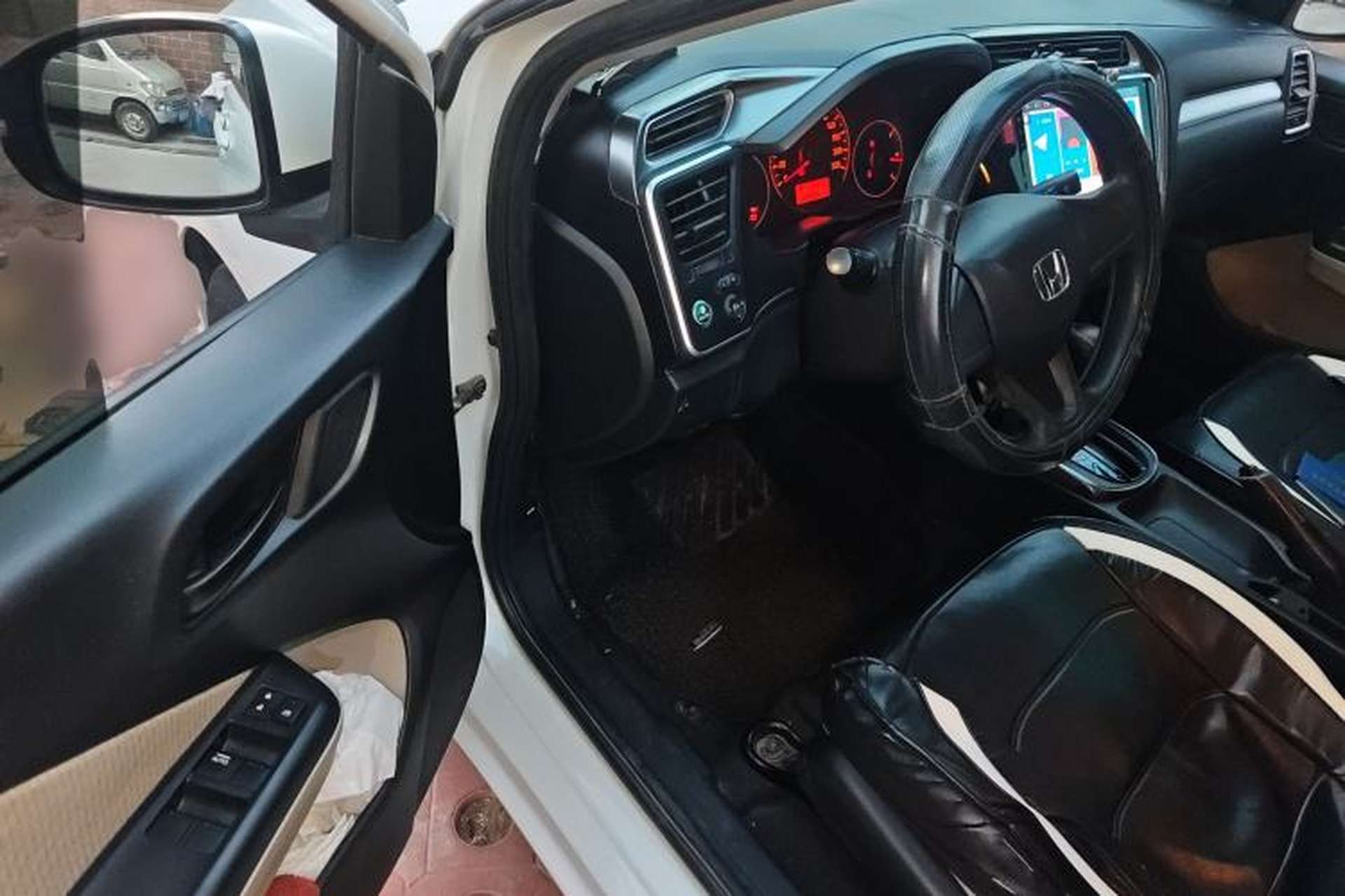 Used Honda Greiz 2016 1.5L CVT Classic Edition Driver Seat
