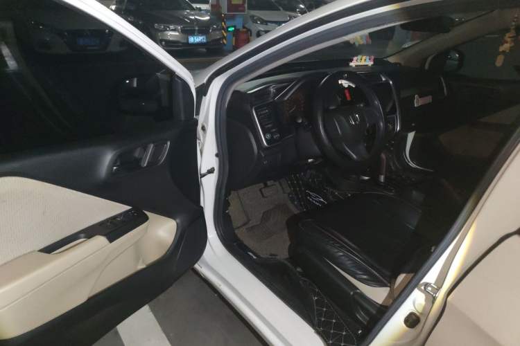 Used Honda Greiz 2016 1.5L CVT Classic Edition Driver Seat