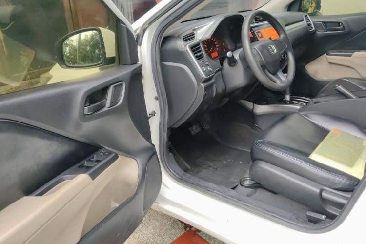 Used Honda Greiz 2016 1.5L CVT Classic Edition Driver Seat