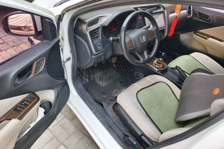 Used Honda Greiz 2016 1.5L Manual Classic Edition Driver Seat