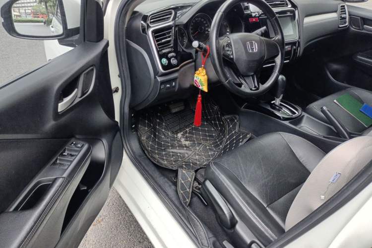 Used Honda Greiz 2016 1.5L CVT Luxury Edition Driver Seat