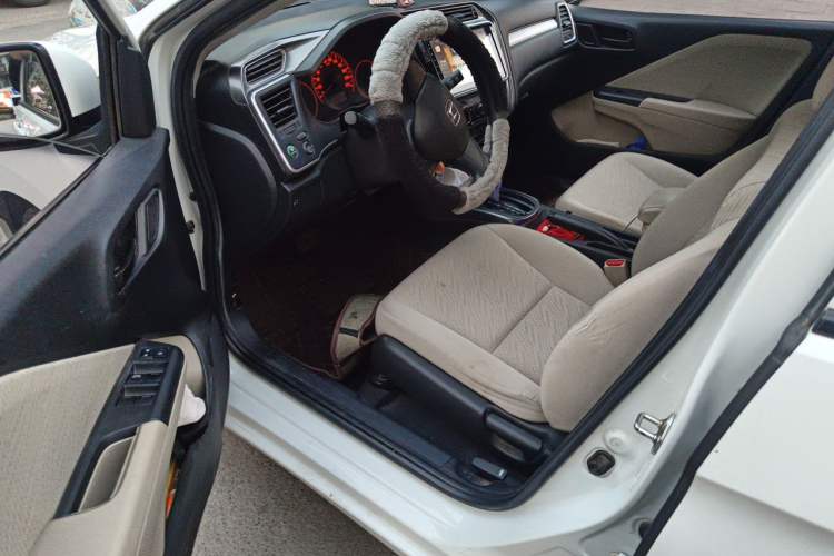 Used Honda Greiz 2016 1.5L CVT Classic Edition Driver Seat