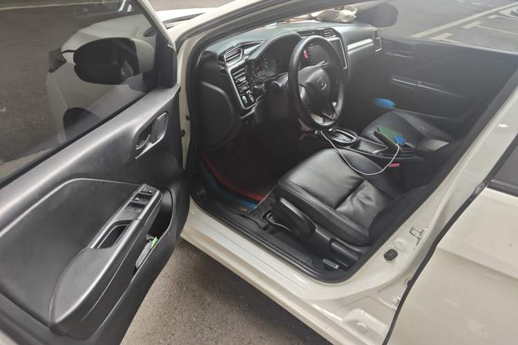Used Honda Greiz 2016 1.5L CVT Fashion Edition Driver Seat