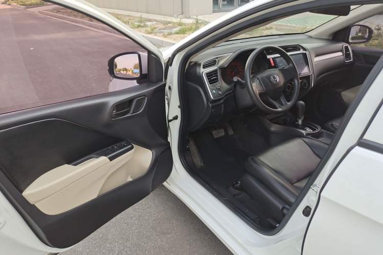 Used Honda Greiz 2016 1.5L CVT Classic Edition Driver Seat