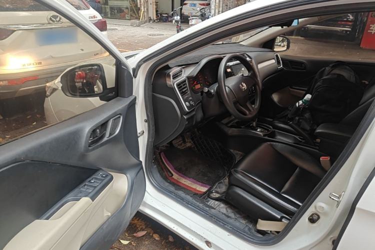 Used Honda Greiz 2016 1.5L CVT Classic Edition Driver Seat
