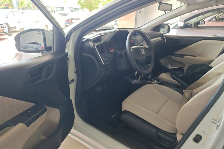 Used Honda Greiz 2016 1.5L CVT Classic Edition Driver Seat