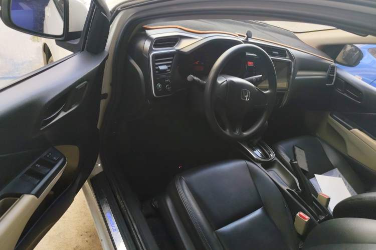 Used Honda Greiz 2016 1.5L CVT Classic Edition Driver Seat