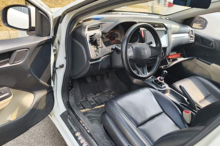 Used Honda Greiz 2016 1.5L Manual Classic Edition Driver Seat