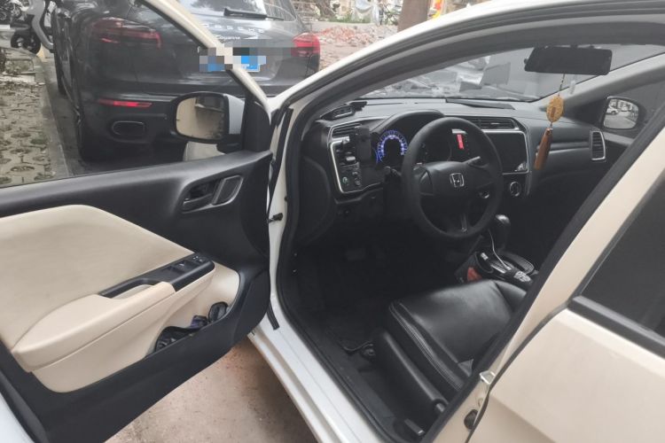 Used Honda Greiz 2016 1.5L CVT Classic Edition Driver Seat