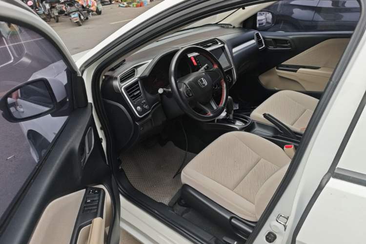 Used Honda Greiz 2016 1.5L CVT Classic Edition Driver Seat