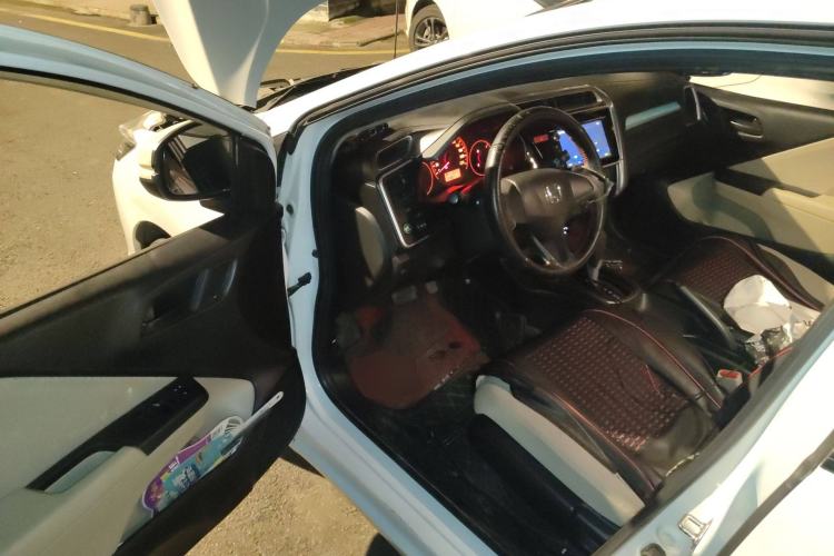 Used Honda Greiz 2016 1.5L CVT Classic Edition Driver Seat