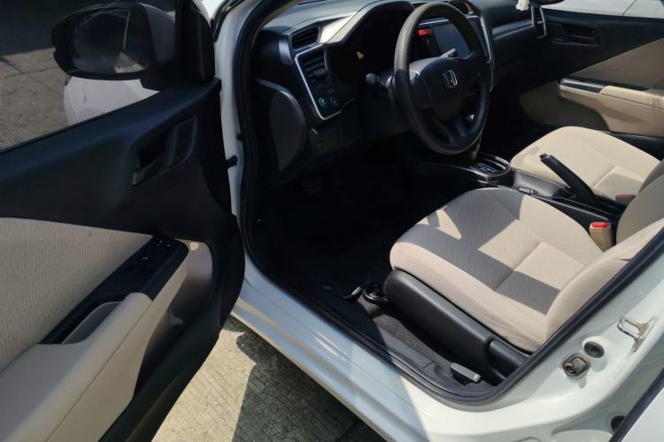 Used Honda Greiz 2016 1.5L CVT Classic Edition Driver Seat
