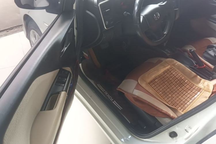 Used Honda Greiz 2016 1.5L CVT Classic Edition Driver Seat