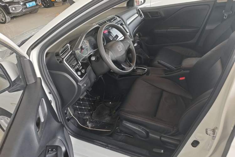 Used Honda Greiz 2016 1.5L CVT Fashion Edition Driver Seat